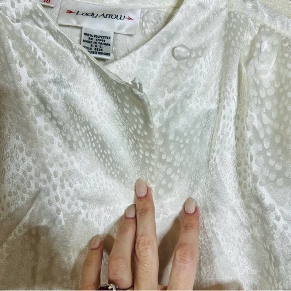 Lady Arrow vintage button down sateen long sleeve elegant blouse 10 - Picture 7 of 8